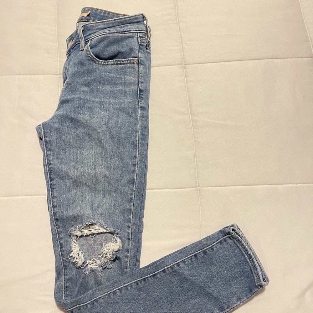 Cute Levi’s 711